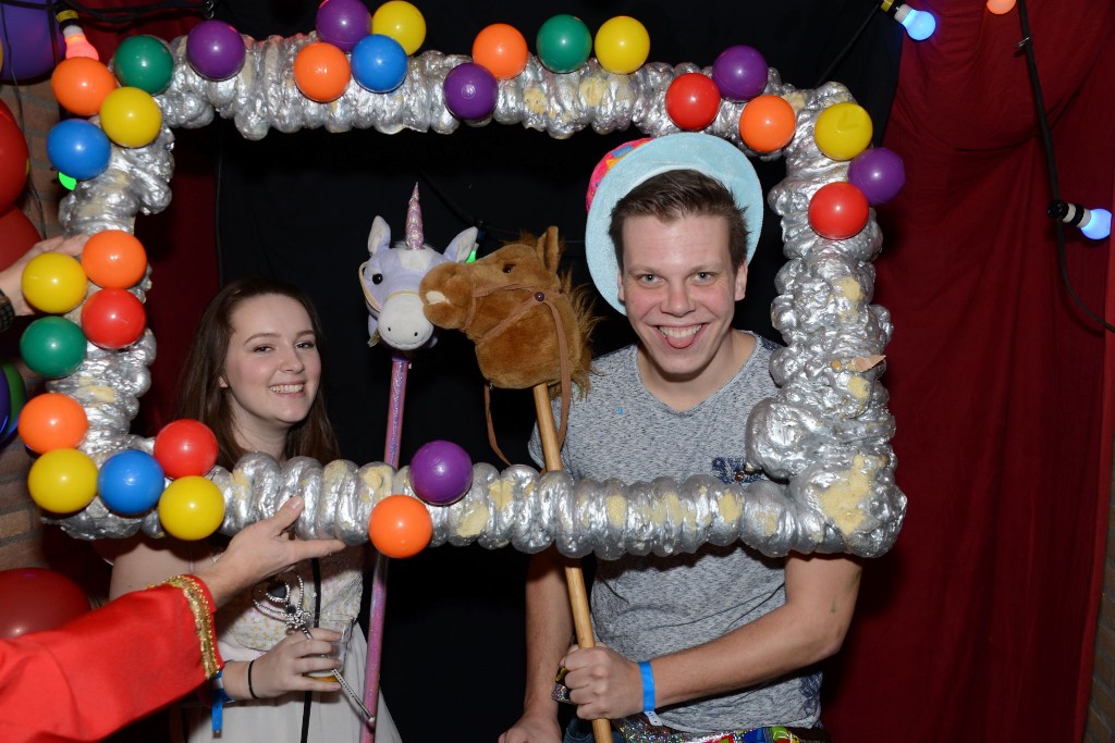 ../Images/Jubileum feest 5x11 221.jpg